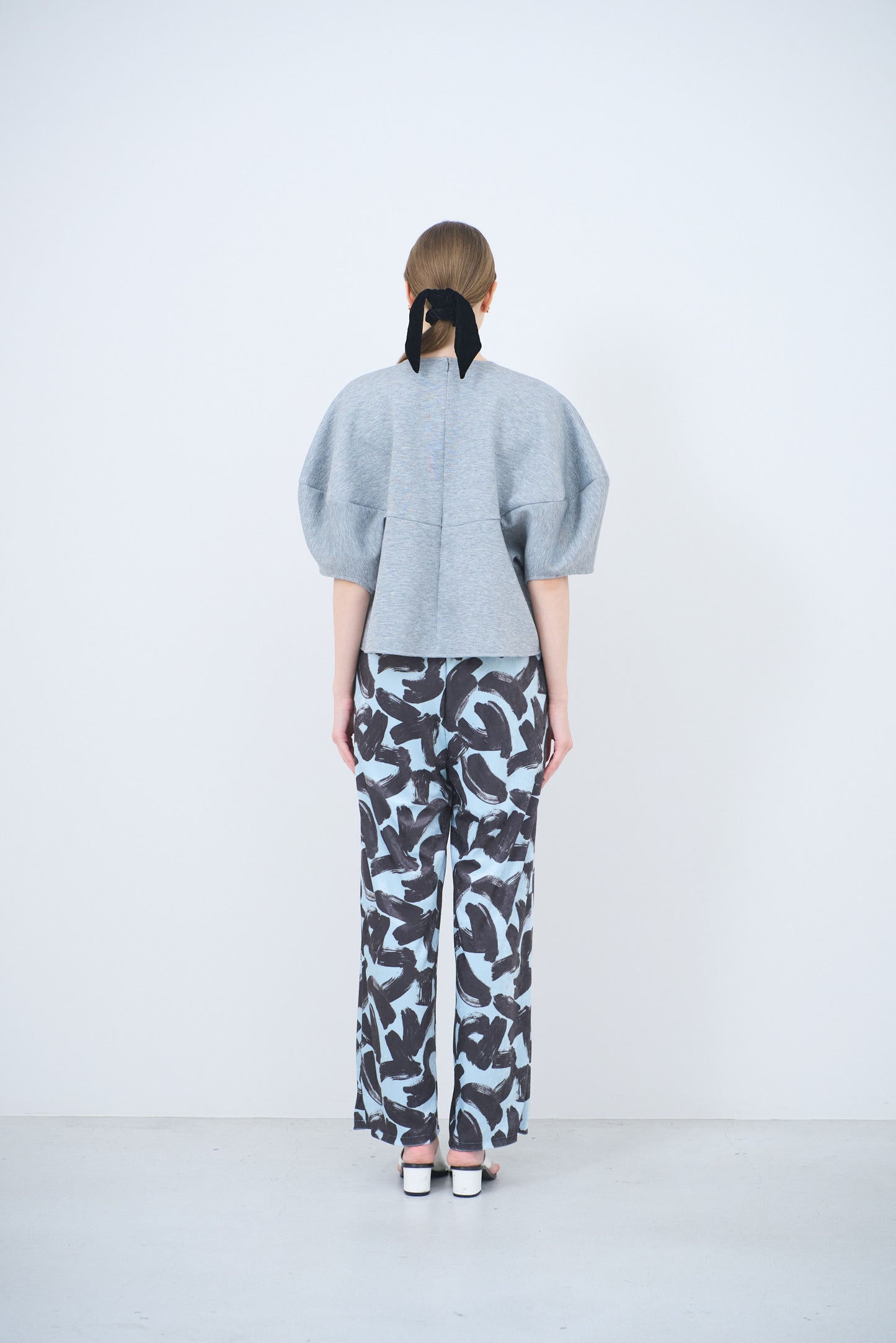 Sculpture form pullover