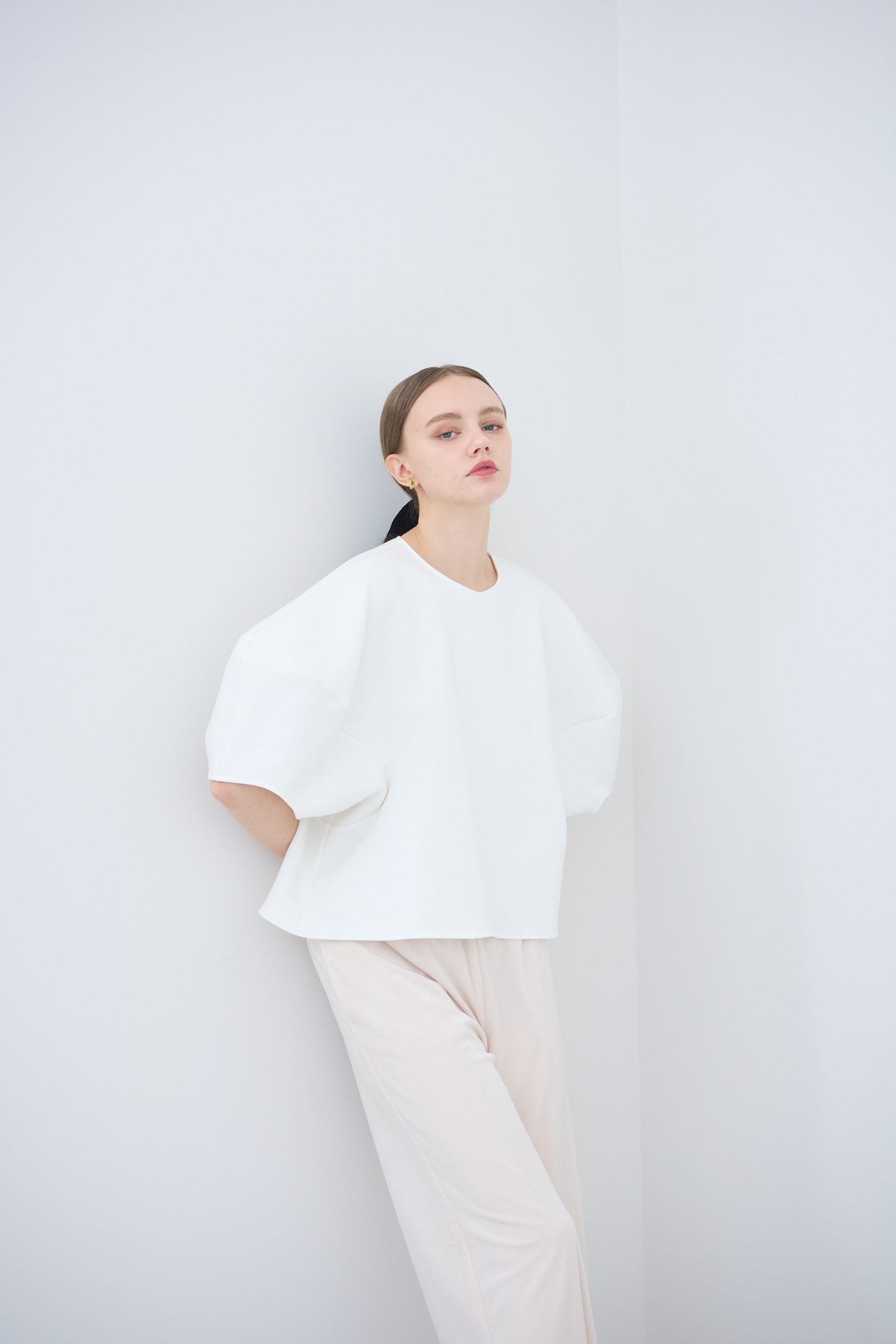 Sculpture form pullover