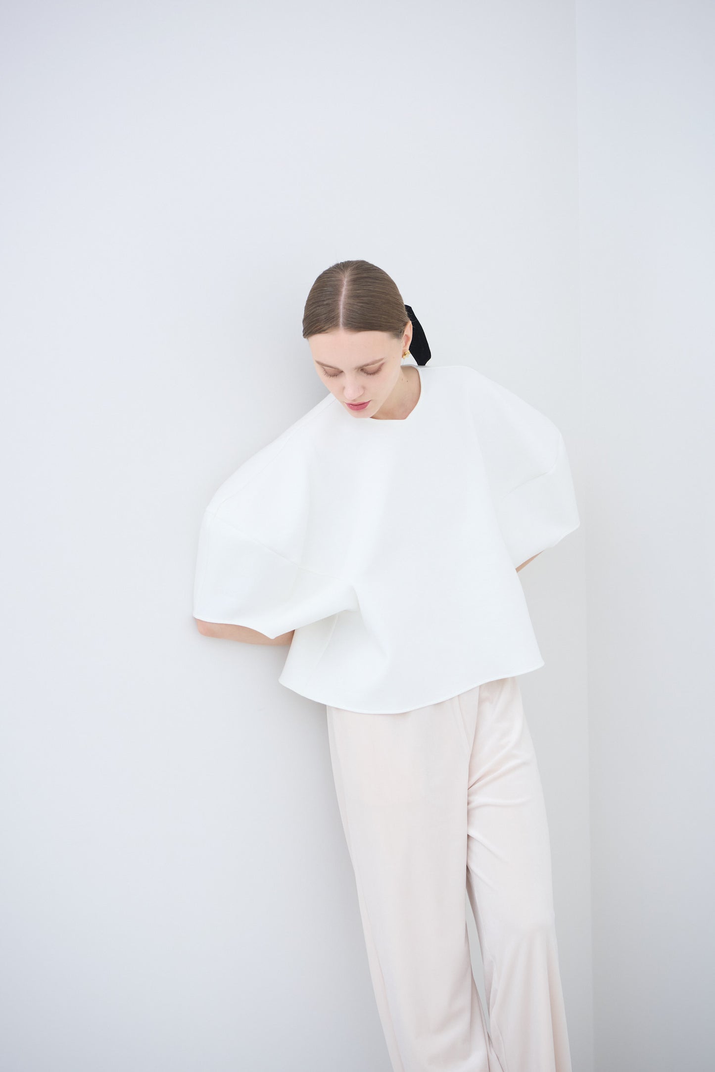 Sculpture form pullover