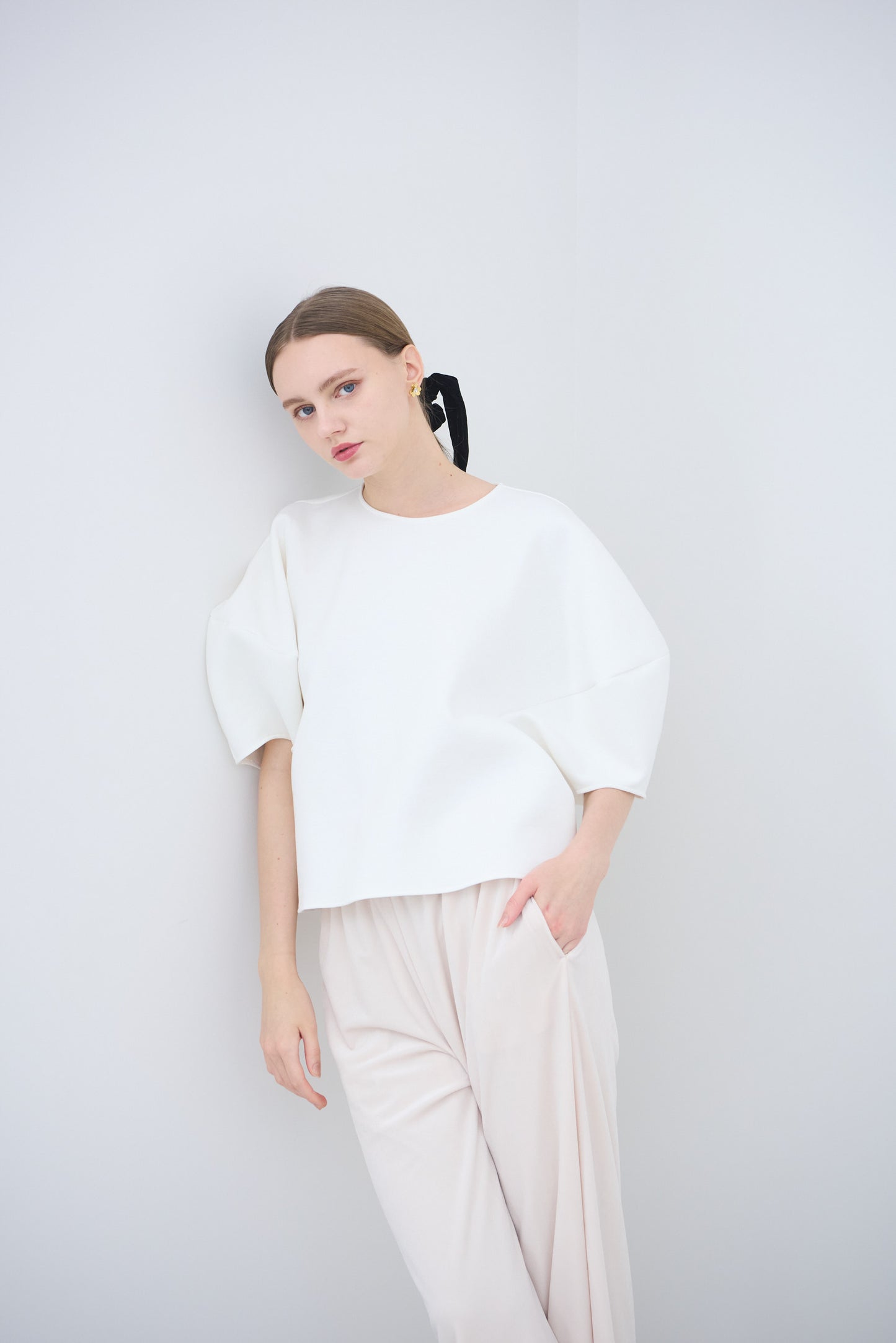 Sculpture form pullover