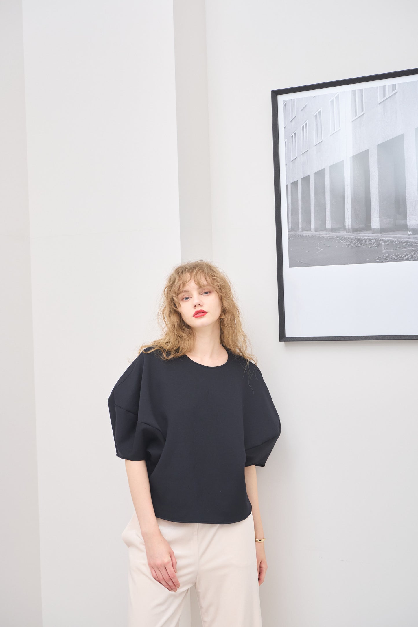 Sculpture form pullover