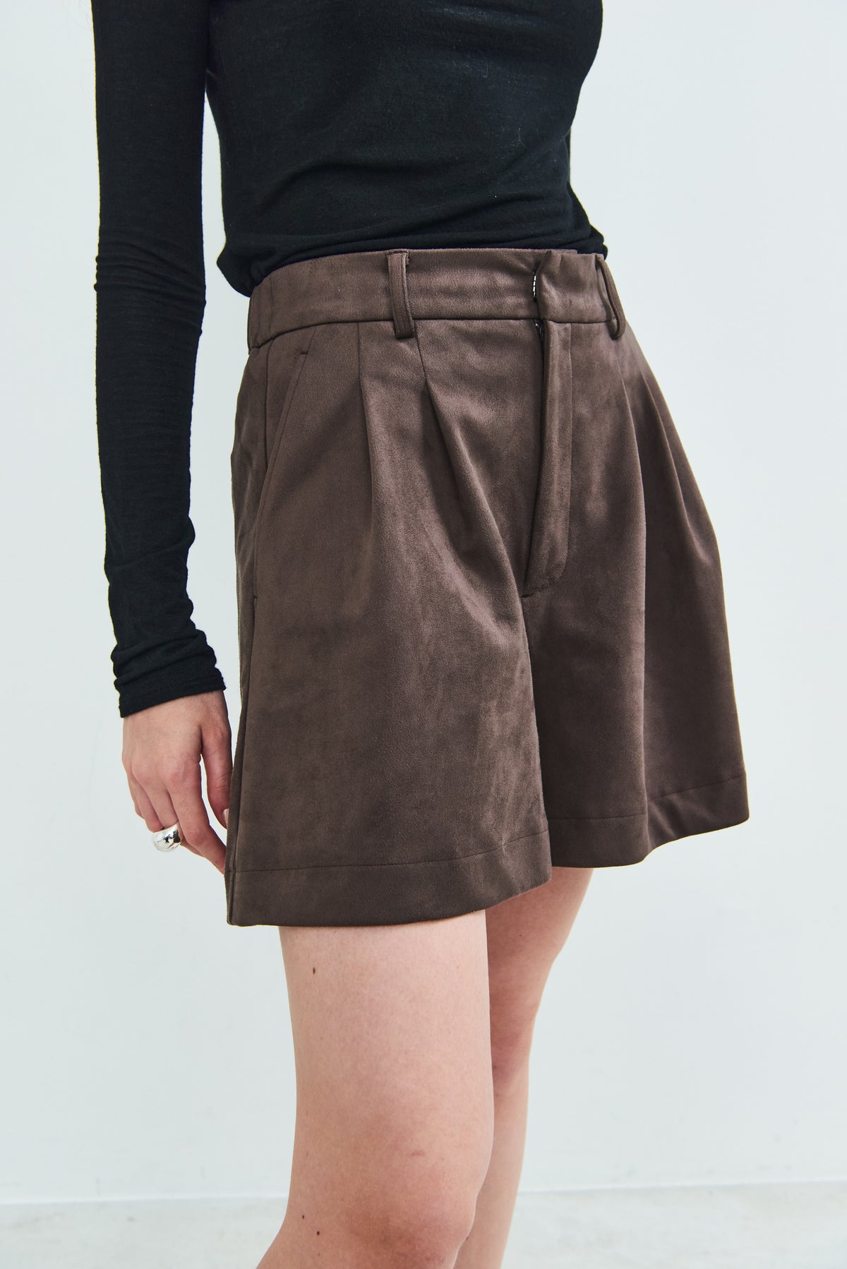 【PRE ORDER】Suede Short Pants