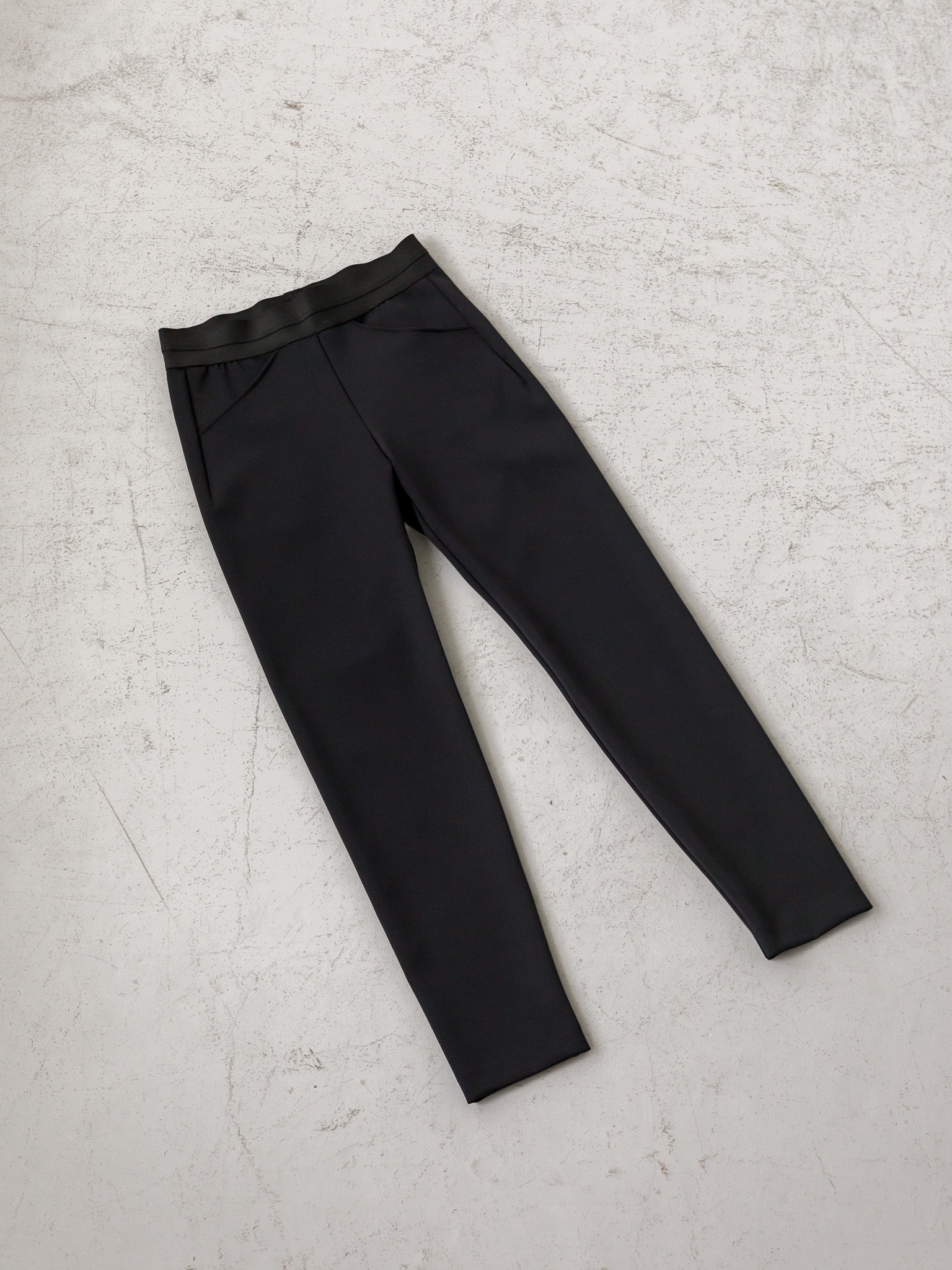 新しいコレクション Silky fit pants – LIten.online パンツ