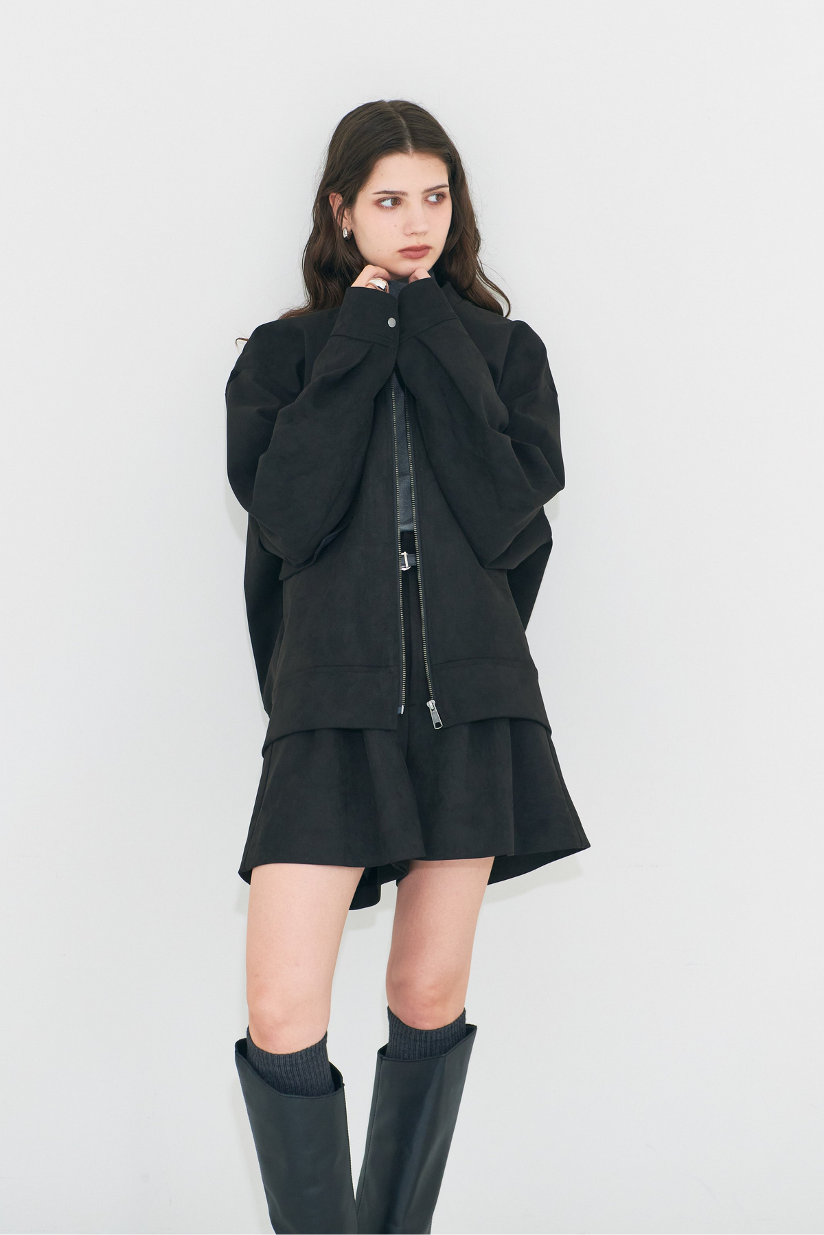 【PRE ORDER】Suede Short Pants