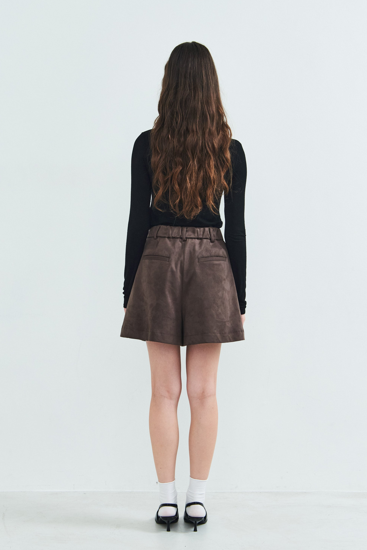 【PRE ORDER】Suede Short Pants