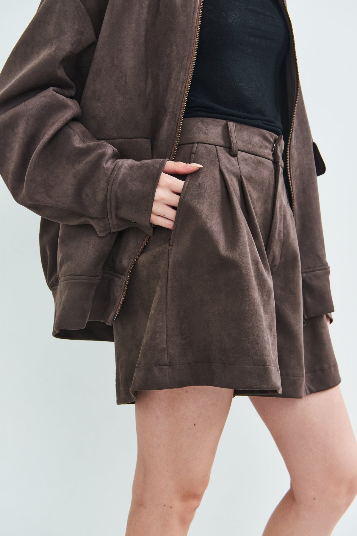 【PRE ORDER】Suede Short Pants