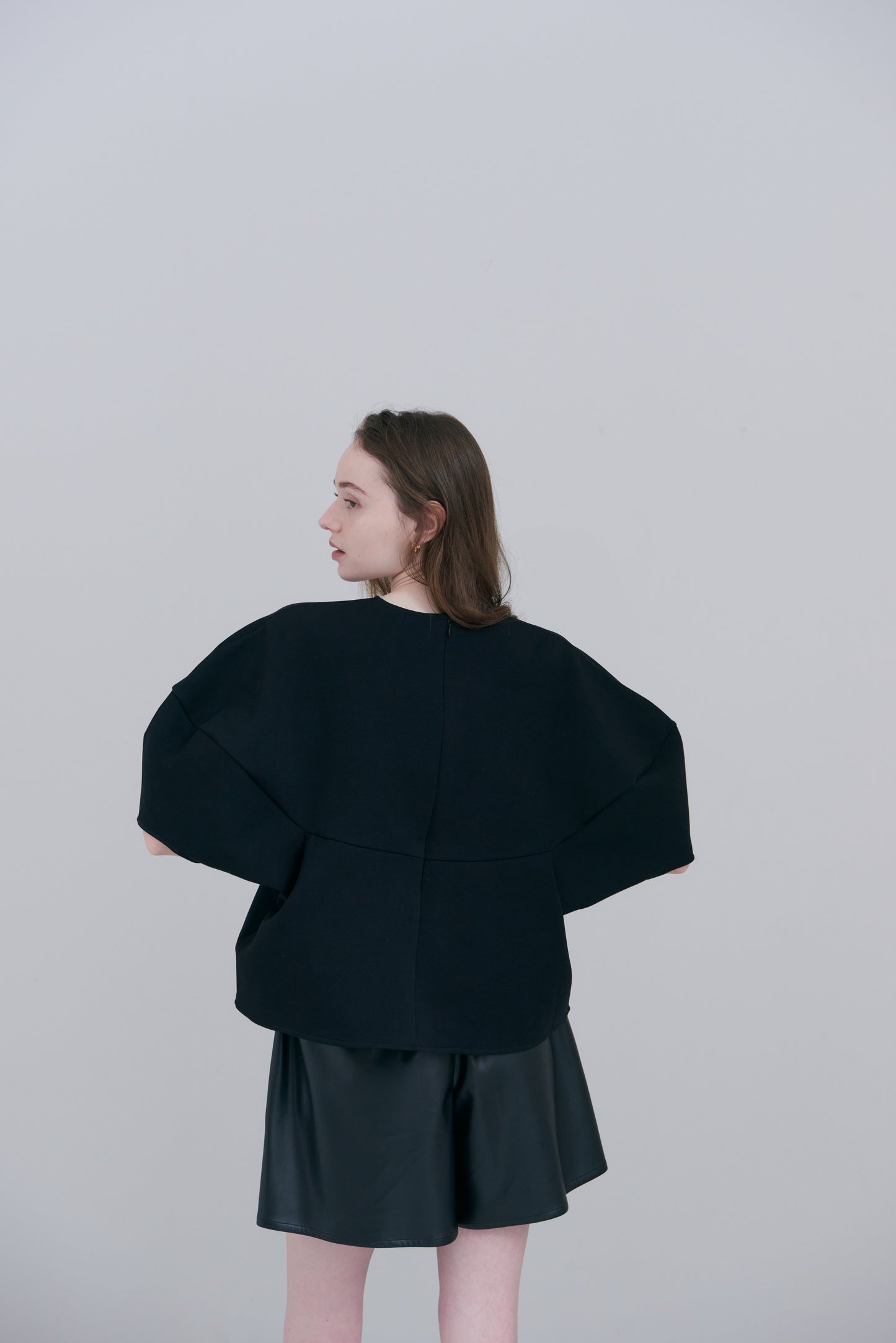 【PRE ORDER】Sculpture Form Pullover