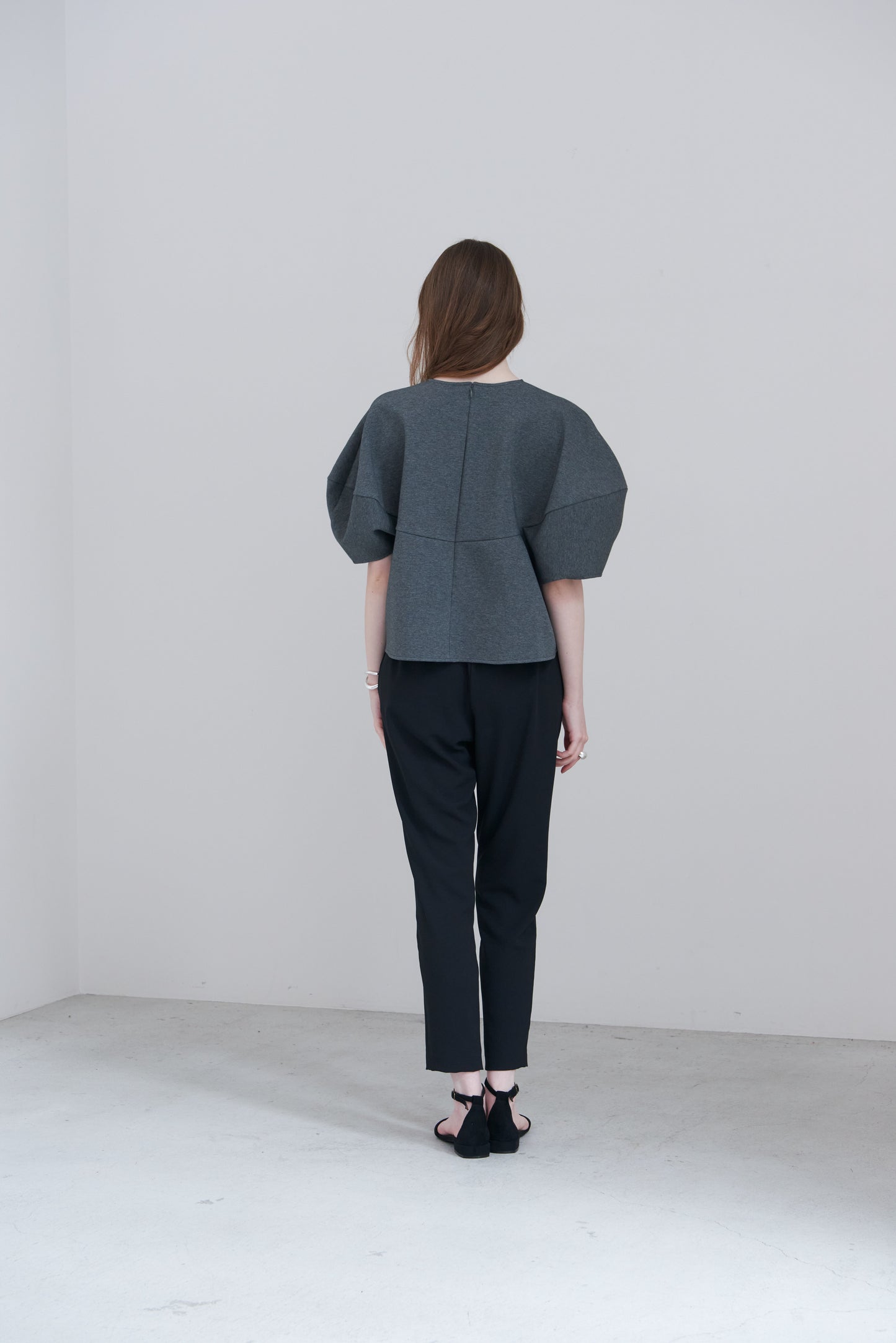 【PRE ORDER】Sculpture Form Pullover