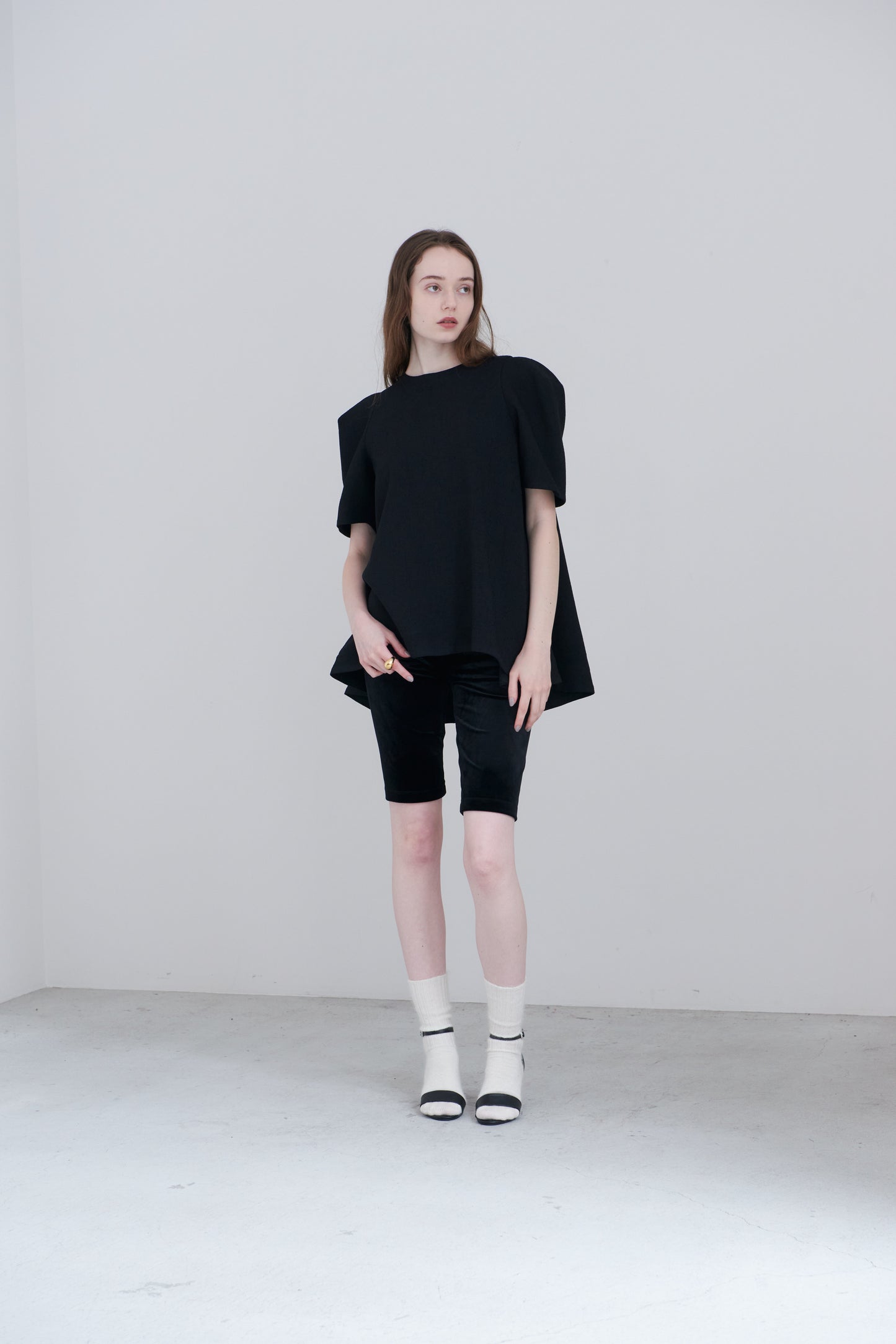 【PRE ORDER】Form Blouse