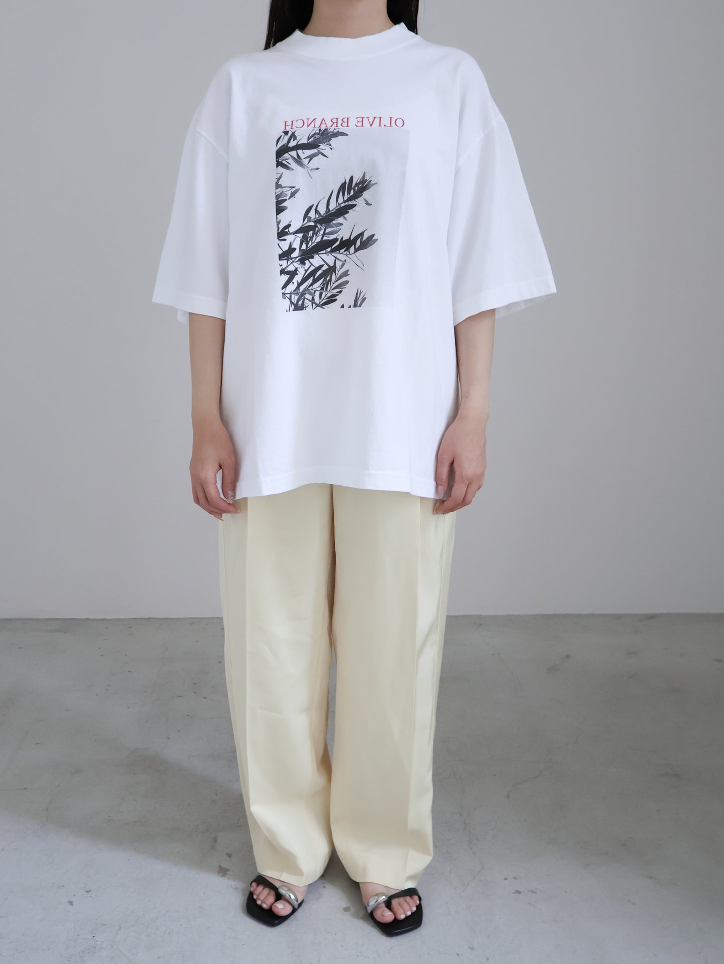 Boyfriend Tee (Olive blanch)