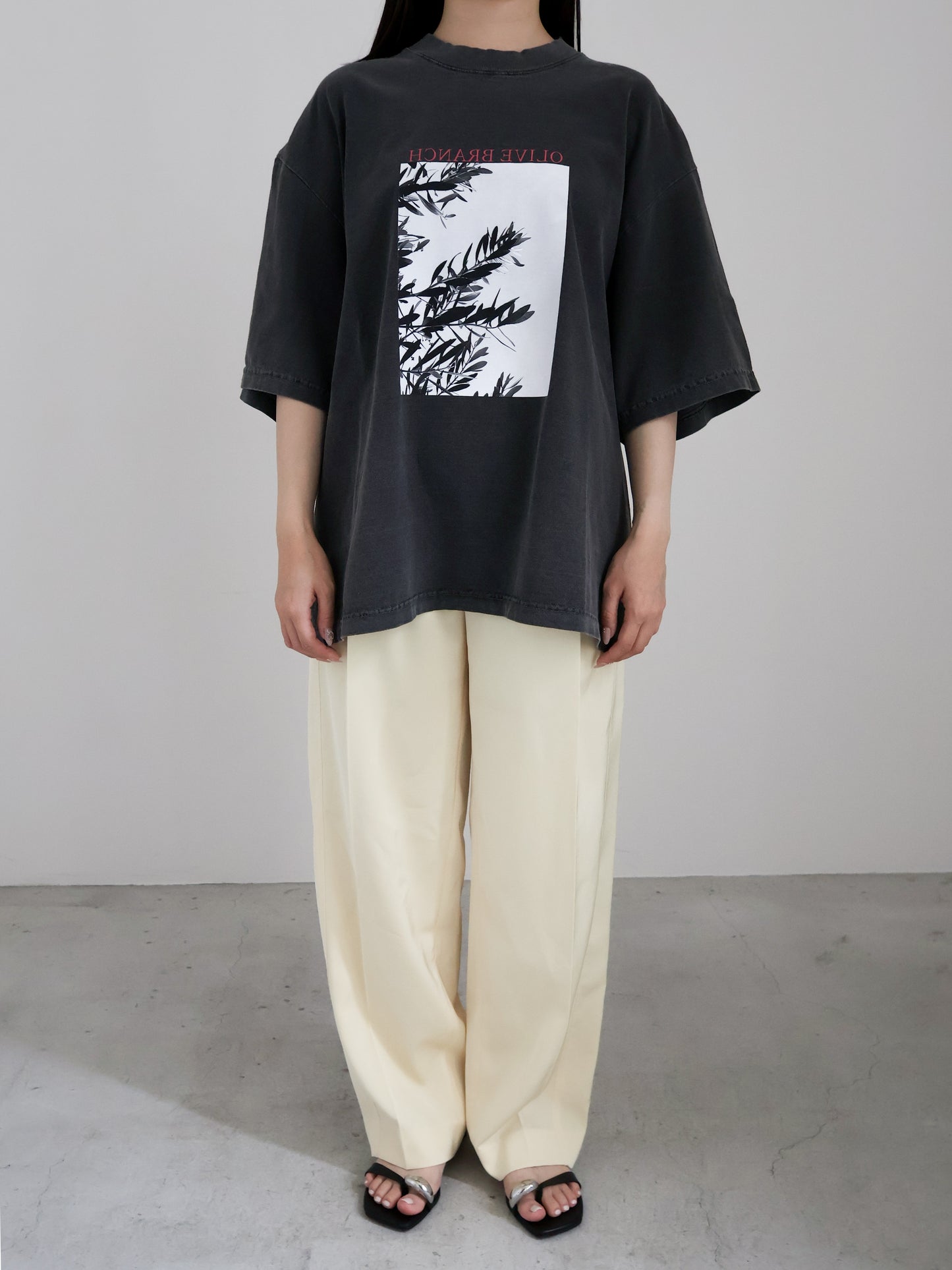 Boyfriend Tee (Olive blanch)
