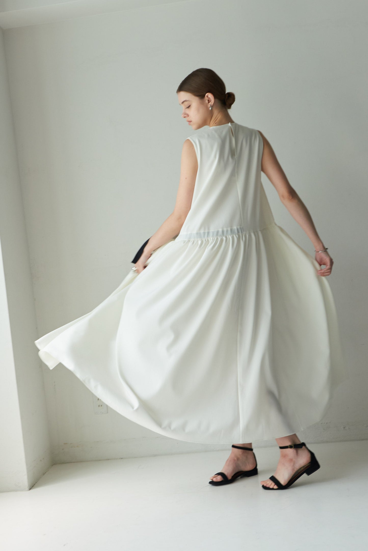 【PRE ORDER】Ease Linen Dress