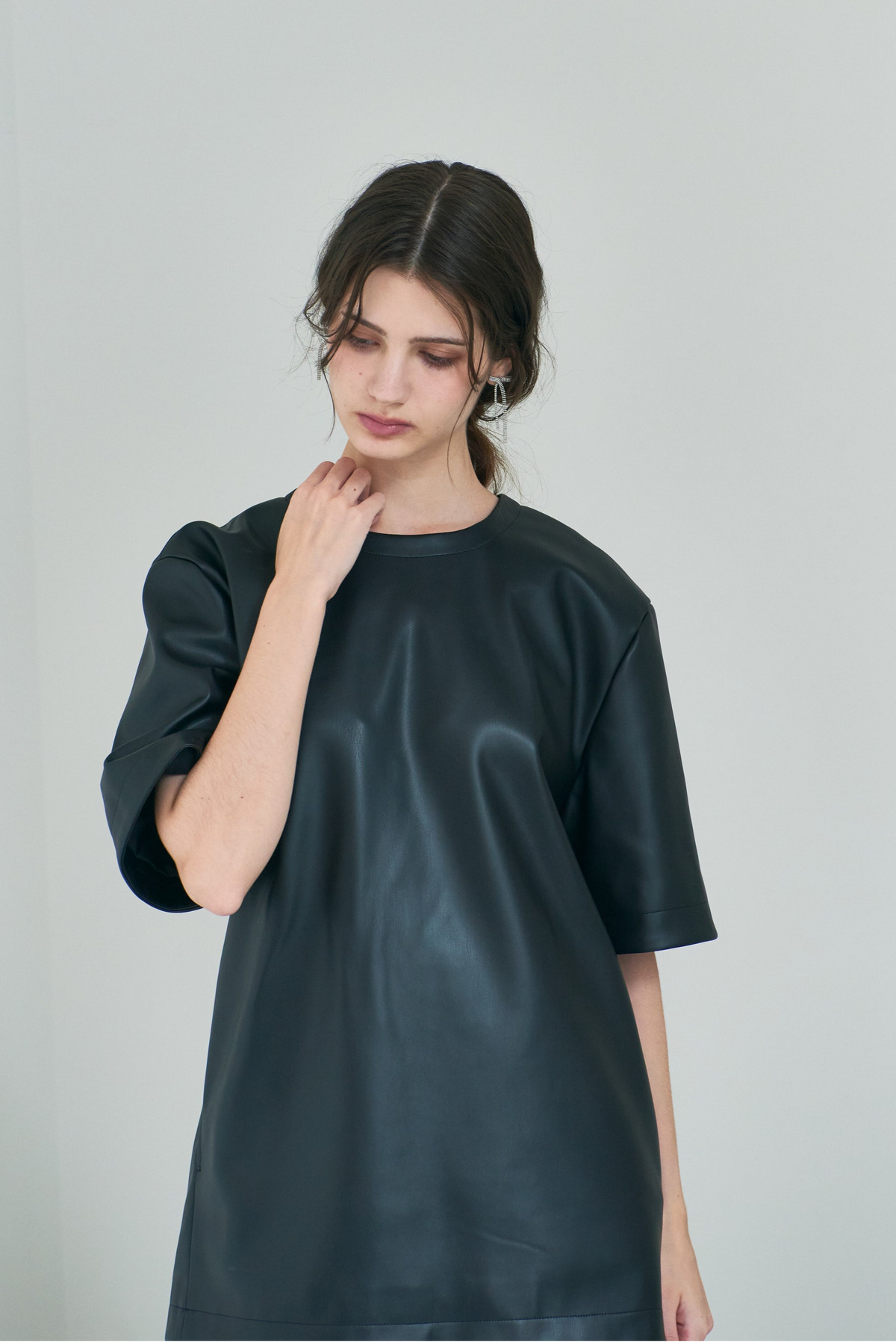 【PRE ORDER】Form Leather Top