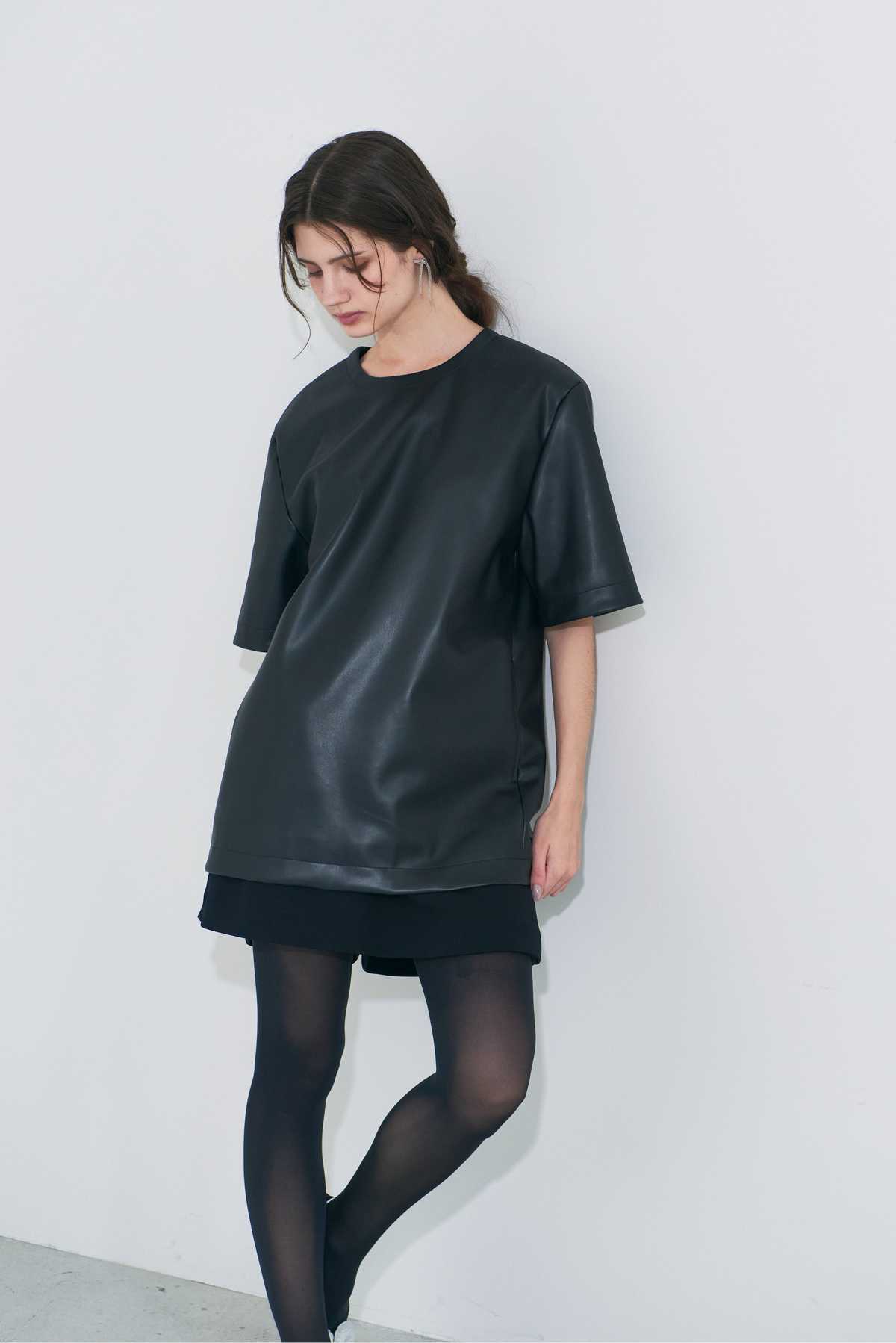 【PRE ORDER】Form Leather Top